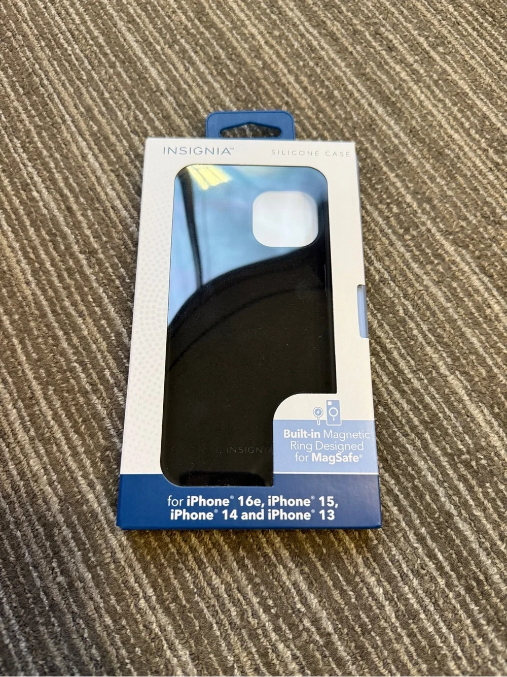 NWT Insignia Silicone Case with MagSafe for iPhone 16e/15/14/13